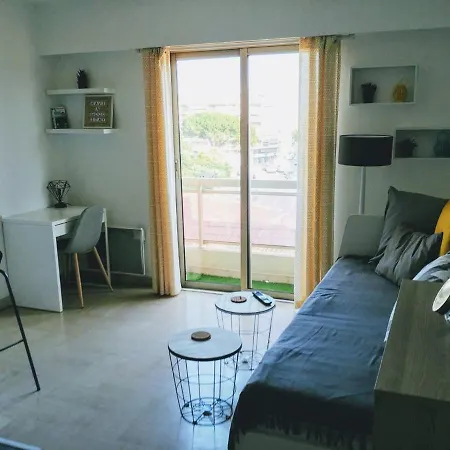 Charmant Studio Refait A Neuf Au Centre-ville Apartman Antibes